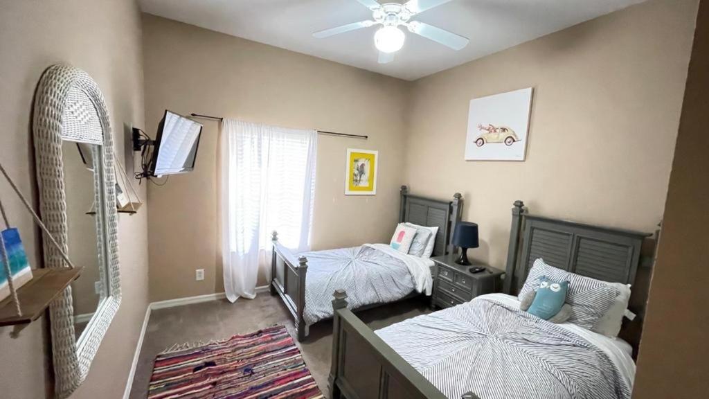 Beautiful 3 Bedroom Apartment Minutes From Disney! キシミー エクステリア 写真